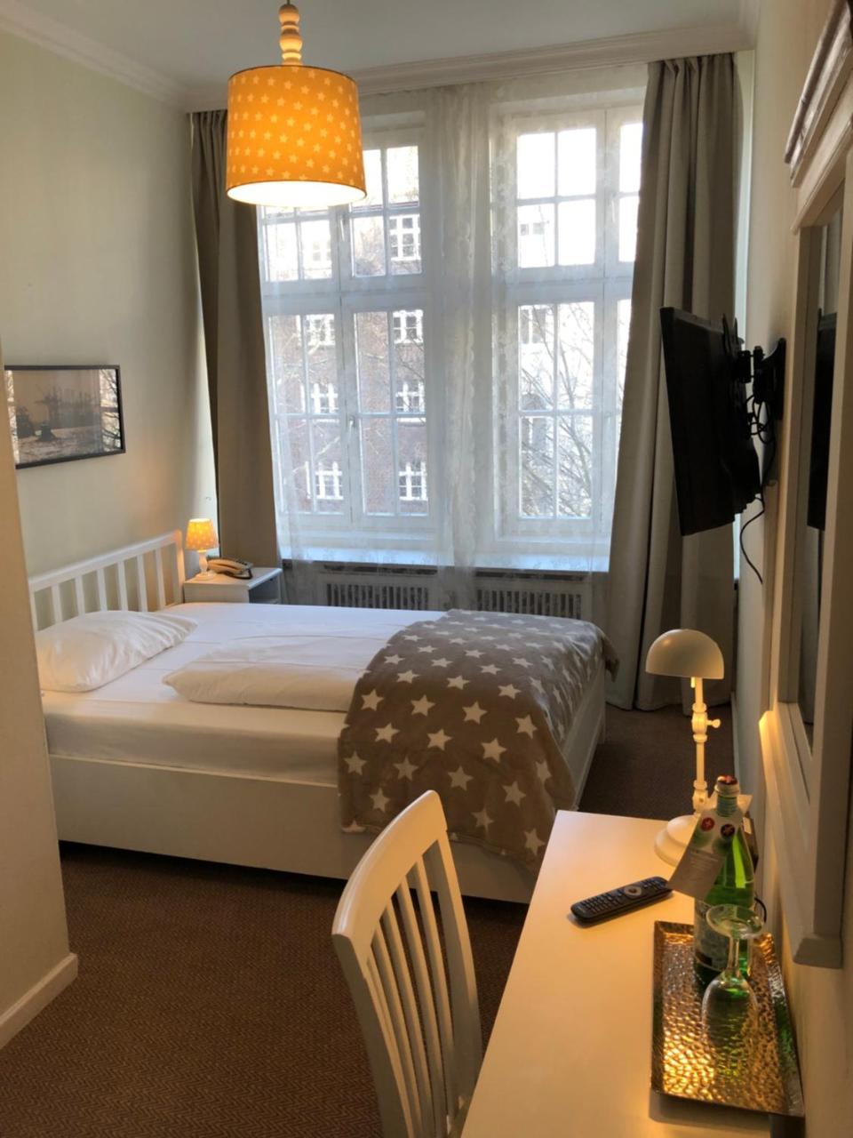 Hotel Fresena Im Dammtorpalais Hamburg Eksteriør bilde